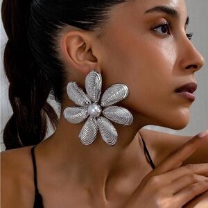 Elegant Silver Flower Earrings